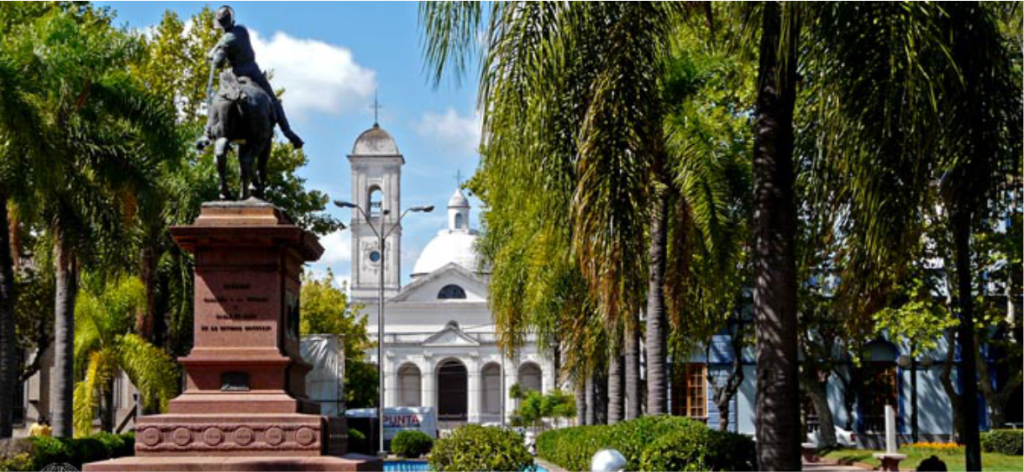 Plaza en Minas